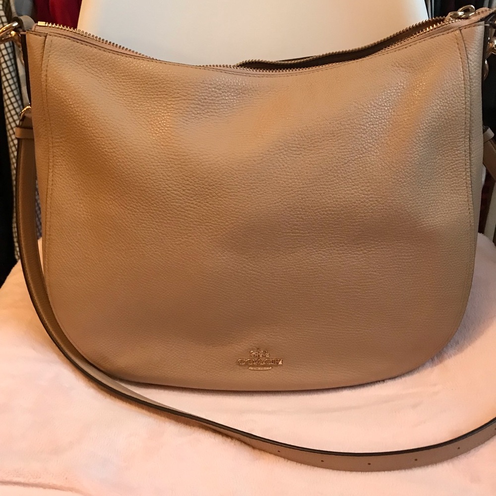 Coach Chelsea Hobo 32